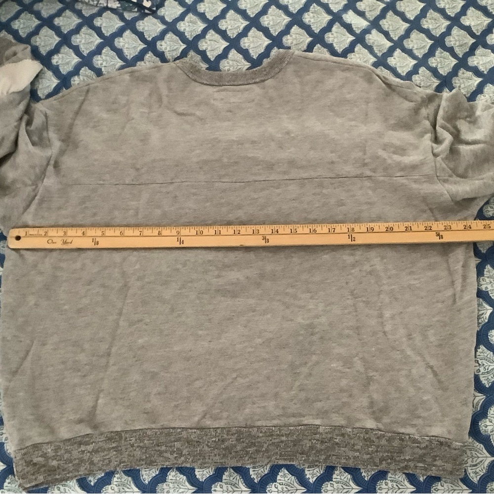 The Great. Gray Ruffle Sweatshirt Sz 3 L - Picture 9 of 11